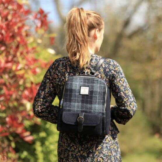 Harris Tweed Backpack in Grey/Black Tartan - Afbeelding 2